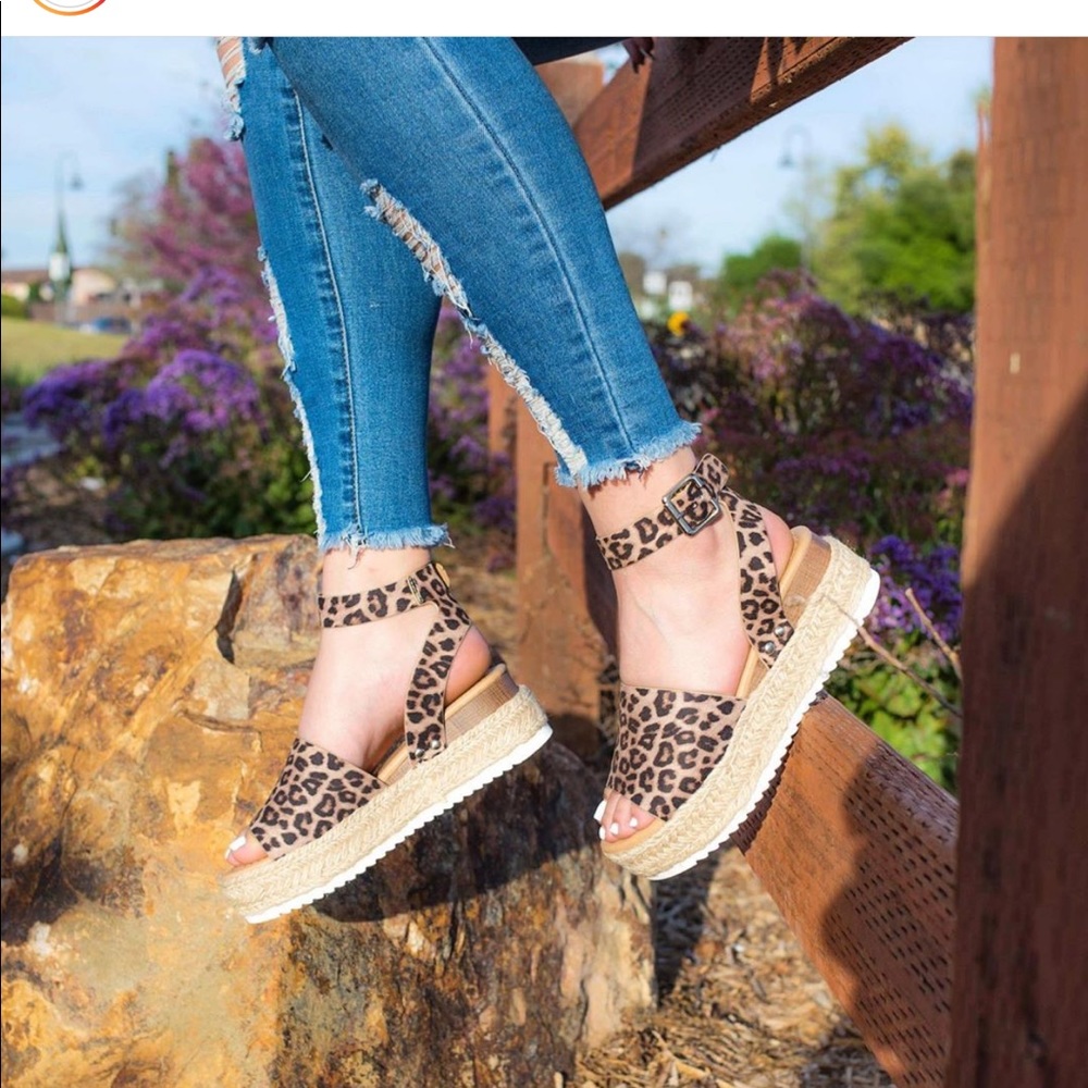“Emilia”leopard Faux leather Espadrilles platforms - Picture 5 of 8